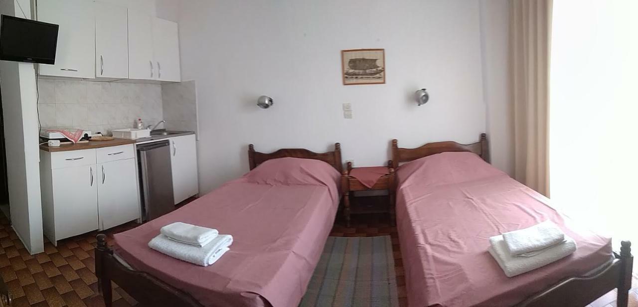 Bissias Guest House Galatas  Exterior photo